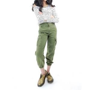 NEW TRACTR front zip utility cargo jogger in green